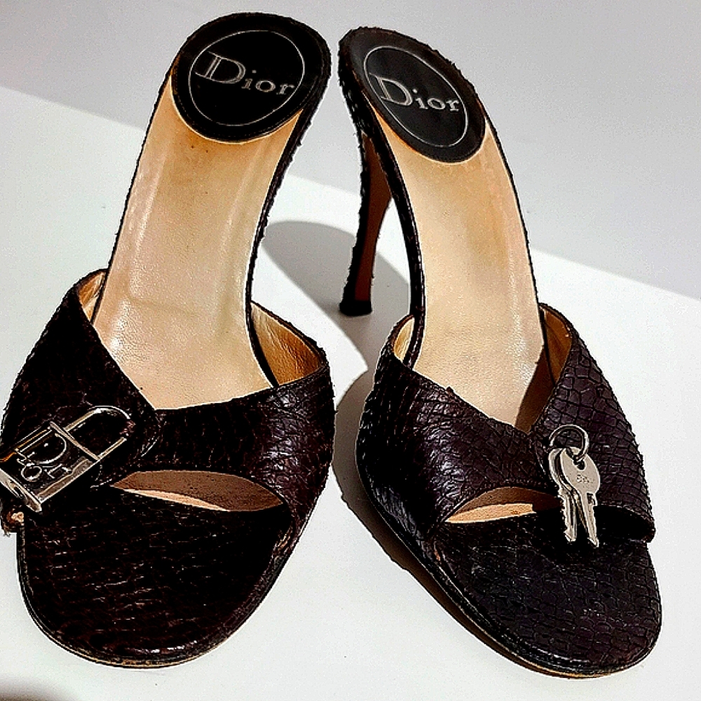 Dior Women's Deep Brown Textured Heels with Lock and Key - Picture 4 of 8